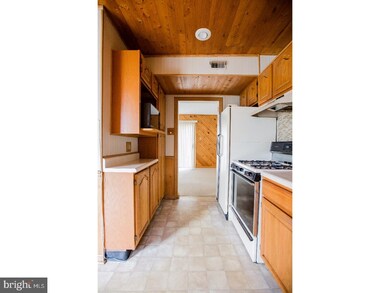 402 Albany Ct, Wallingford, PA 19086 - photo 3