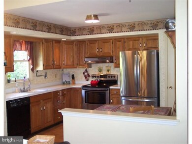 2131 Hendricks Rd, Pennsburg, PA 18073 - photo 4