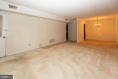 117 Woodstream Dr unit CONDO 117, Norristown, PA 19403 - photo 3