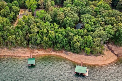 Great shoreline for swimming