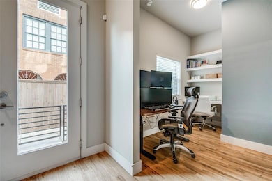 5910 Ross Ave unit 1, Dallas, TX 75206 - photo 5