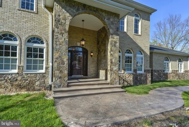 6632 Beacon Ln, Falls Church, VA 22043 - photo 2