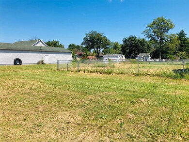 202 N Henrietta St, Effingham, IL 62401 - photo 6