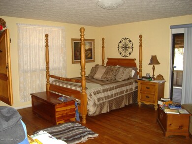 2586 Broward Rd, Jacksonville, FL 32218 - photo 6