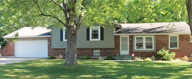 414 Linden Place, Raymore, MO 64083 - photo 2