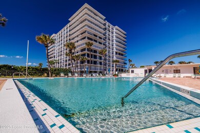 2100 P4 - Crown Realty (3 of 18)