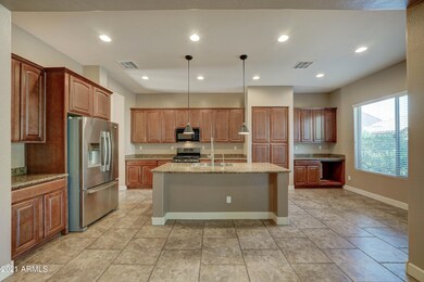 2824 E Honeysuckle Pl-10