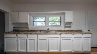 Home in Town, Thayer, MO21