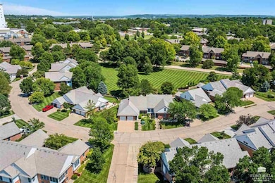 1522 Williamsburg Dr, Manhattan, KS 66502 - photo 4