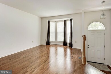 13122 Kidwell Field Rd, Herndon, VA 20171 - photo 4