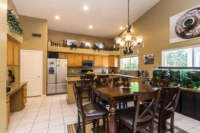 880 W Laredo AZ-14