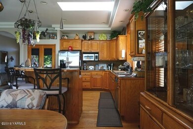 Kitchen from back Loveland (FILEminimize
