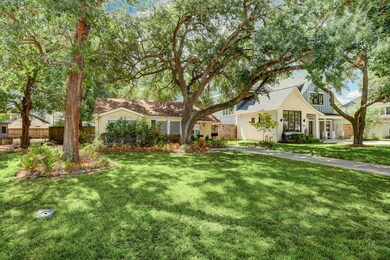 1063 Gardenia Dr, Houston, TX 77018 - photo 2