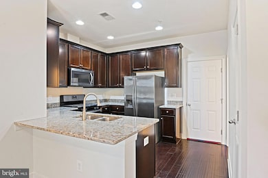 44033 Etna Terrace unit ., Chantilly, VA 20152 - photo 4