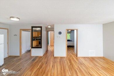 06-Living Room_ETL3292