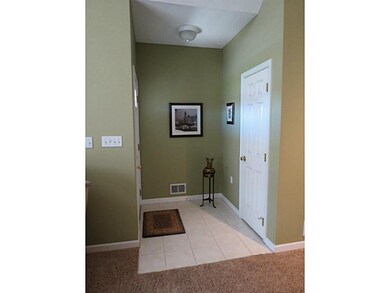Entry/Foyer.