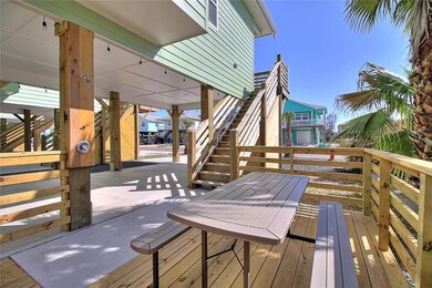 Side porch with extra outside play area