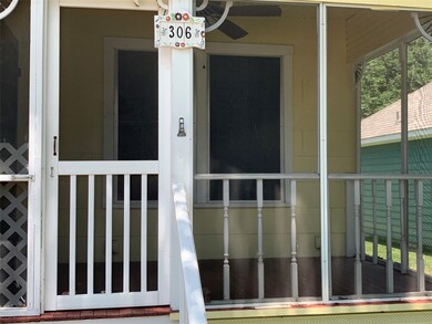 306 Epps St, Tomball, TX 77375 - photo 2