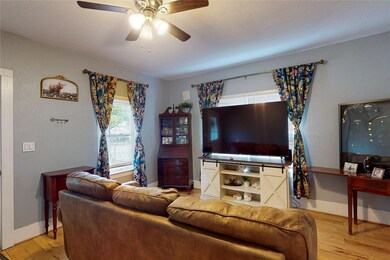 207 W Water St, Weatherford, TX 76086 - photo 4