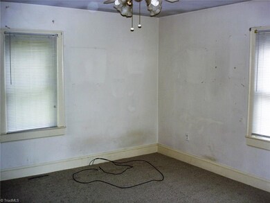 1018 Lee St, Asheboro, NC 27203 - photo 3