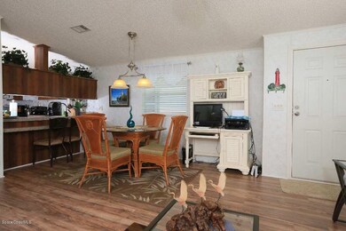 515 Sapote - Dining Room