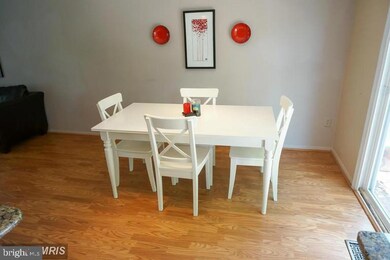 12811 Gatepost Ct, Herndon, VA 20171 - photo 5