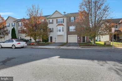 241 Whitley Dr unit 77, Chambersburg, PA 17201 - photo 2