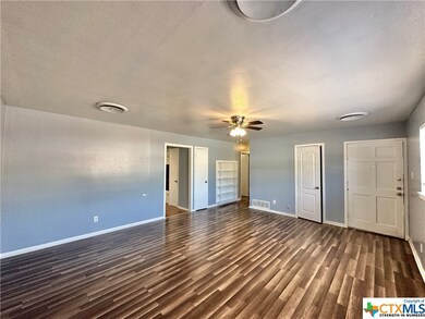 1105 S 23rd St, Copperas Cove, TX 76522 - photo 3