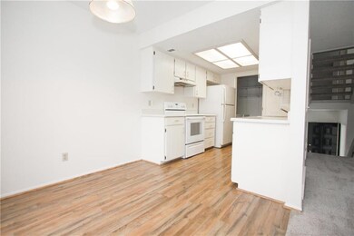 8030 Colony Ln, Lenexa, KS 66215 - photo 3