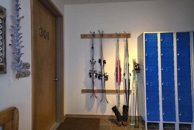 Unit 301 Entry