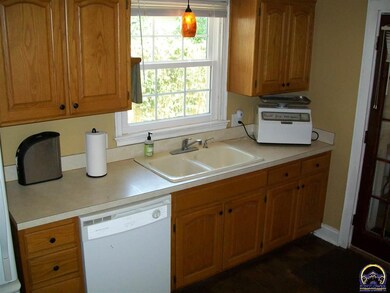 1722 SW Webster Ave, Topeka, KS 66604 - photo 7