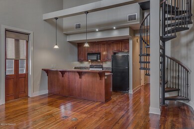 Degaul Square apt-2948