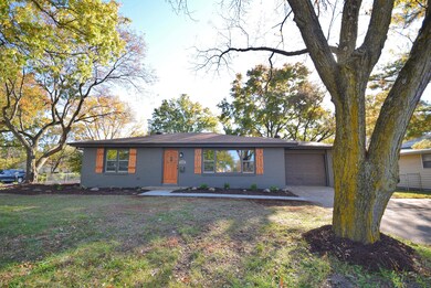 2802 W Broadway