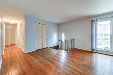 4812 Colonel Perry Dr, Columbus, OH 43229 - photo 6