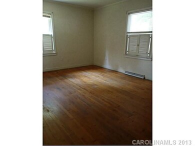 1216 E Broad St, Statesville, NC 28677 - photo 7