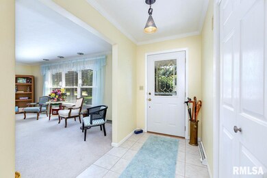 2310 Wynnewood Ct, Davenport, IA 52807 - photo 2