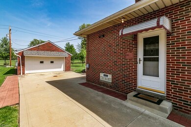 1861 Empire Rd, Wickliffe, OH 44092 - photo 4