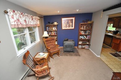 1542 Strauss Valley Dr, Lehighton, PA 18235 - photo 6