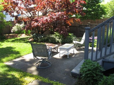 44 Bartlett Ave, Cranston, RI 02905 - photo 3