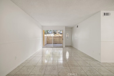 8051 Canby Ave unit 3, Reseda, CA 91335 - photo 2