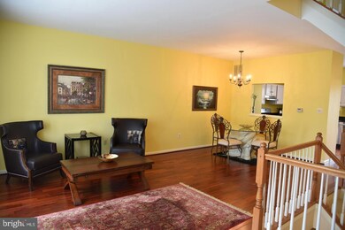 13108 Plotner Farm Rd, Herndon, VA 20171 - photo 6