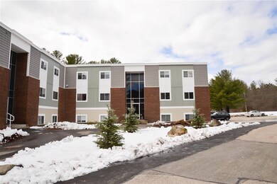 79 Constitution Dr unit 79, Londonderry, NH 03053 - photo 3