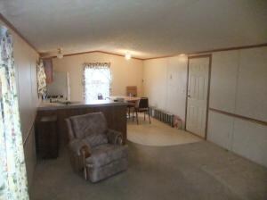 3211 W 50th St, Davenport, IA 52806 - photo 3