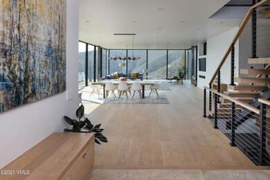 4380JunePoint_LivingOverview