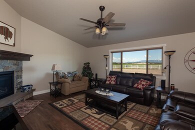 7 Living Room