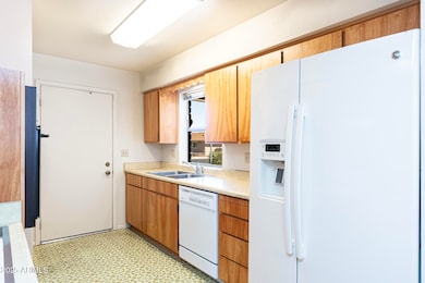 1050 S Roanoke, Mesa, AZ 85206 - photo 5