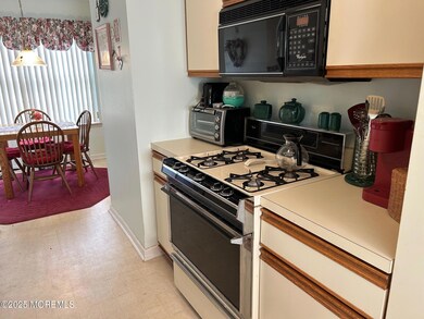 15 Saddle Ct, Tinton Falls, NJ 07753 - photo 4