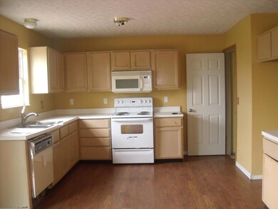 1173 Treehaven Ln, Columbus, OH 43204 - photo 4