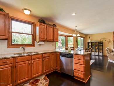 011-Kitchen-1947536-medium4x3
