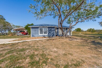 217 Cimarron Dr, Floresville, TX 78114 - photo 6
